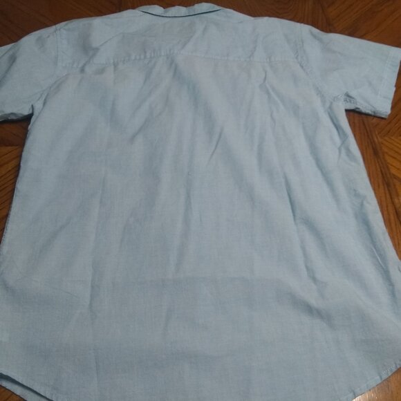 Men's Nice Button Down Shirt - Picture 2 of 3